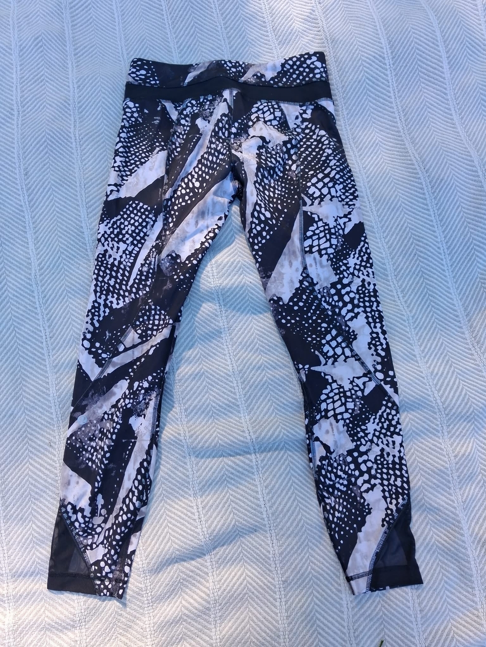 Black & White Lululemon Print Leggings